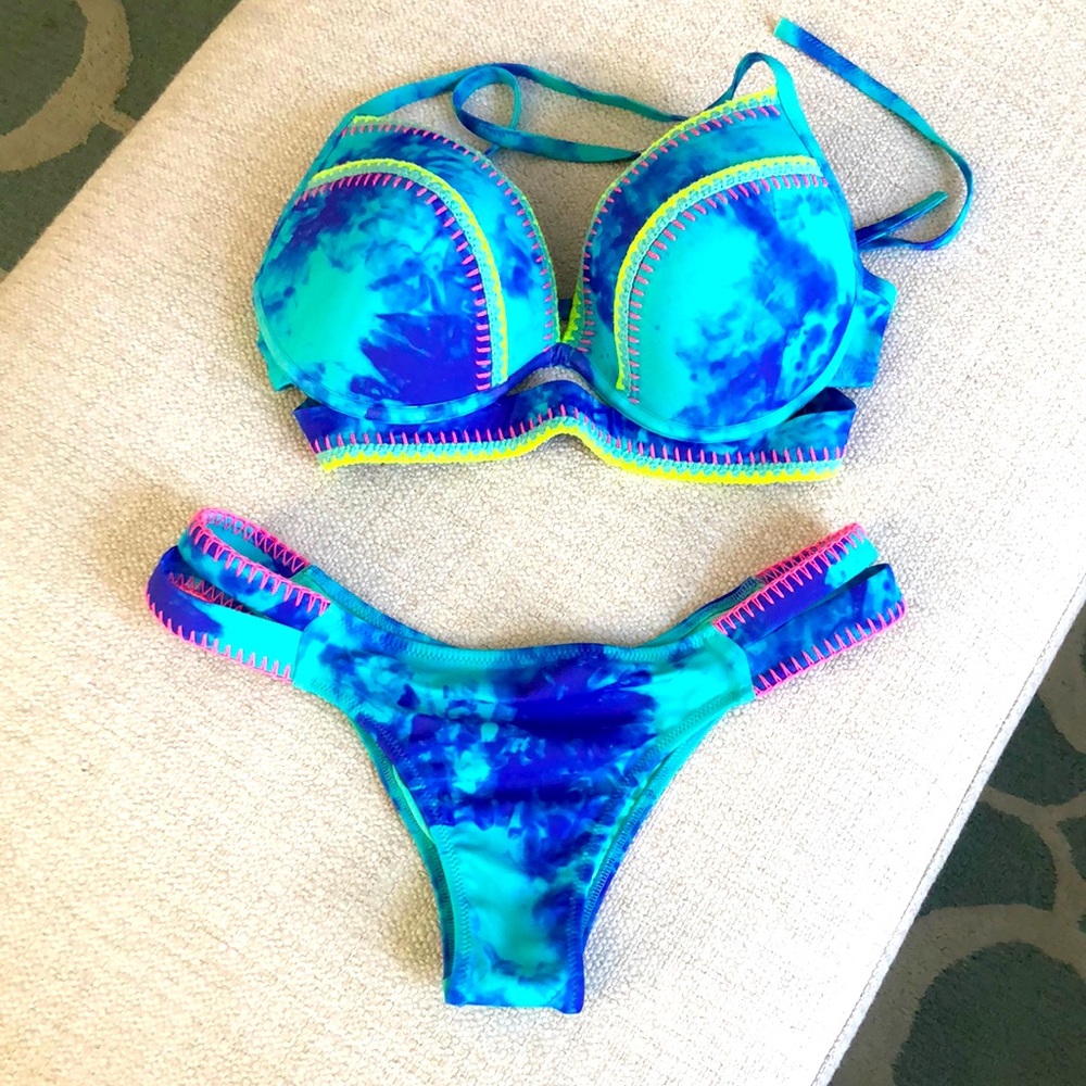 Tie-dye bikini 34DD